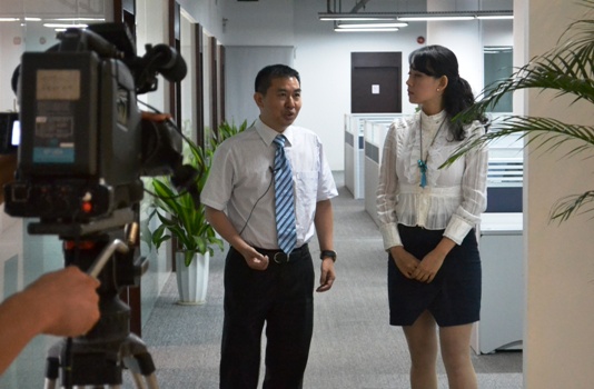 深圳电视台到mg冰球突破豪华版集团采访