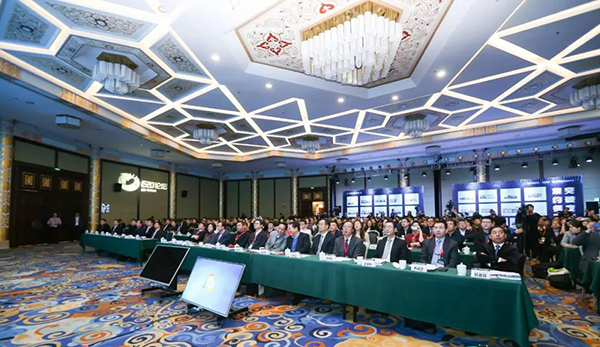 mg冰球突破豪华版获评“2018年度固废行业最具影响力企业”，党委书记、总裁乔德卫出席固废战术论坛并颁发宗旨演讲